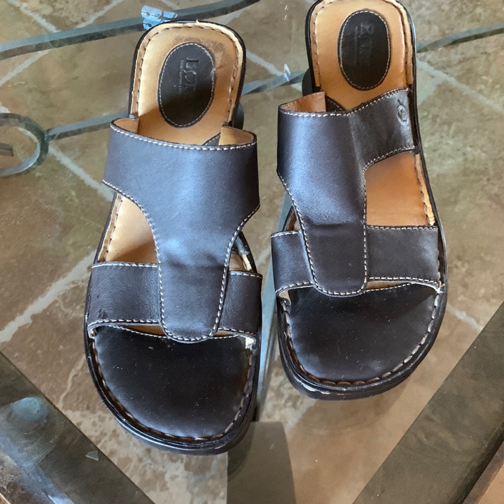 Womens Born Sandal Size 10